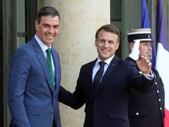 Σάντσεθ από Παρίσι: Η Ισπανία είναι έτοιμη να υποστηρίξει την Ουκρανία για όσο χρειάζεται