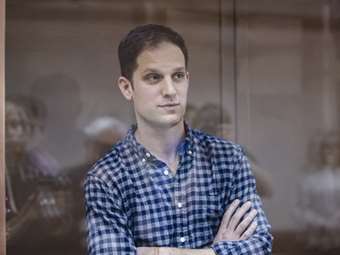 Η μεγαλύτερη ανταλλαγή κρατουμένων Δύσης και Ρωσίας μετά τον Ψυχρό Πόλεμο στην Τουρκία - Ελεύθερος ο δημοσιογράφος Γκερσκόβιτς