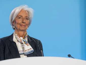 ΕΚΤ: Αμετάβλητα τα επιτόκια για 4η συνεδρίαση - Χαμηλότερο πληθωρισμό "βλέπουν" οι εμπειρογνώμονες