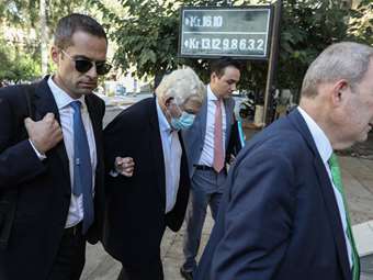 Δίκη Folli Follie: Στη φυλακή ο Τζώρτζης Κουτσολιούτσος, στο σπίτι τους θα εκτίσουν την ποινή Δημήτρης και Καίτη Κουτσολιούτσου