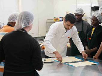 Mastercard ReStart: Μία πρωτοβουλία κοινωνικής και επαγγελματικής ένταξης στον κλάδο της εστίασης