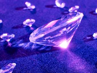 De Beers: Συμφωνία τελευταίας στιγμής με τον δεύτερο μεγαλύτερο παραγωγό διαμαντιών σχετικά με τις πωλήσεις