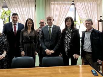 Επίσκεψη της Δόμνας Μιχαηλίδου σε υπηρεσίες του ΕΦΚΑ Πειραιά