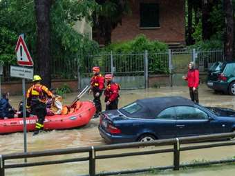 Ιταλία: Πάνω από 350 επιχειρήσεις απεγκλωβισμού λόγω πλημμυρών πραγματοποίησε η πυροσβεστική