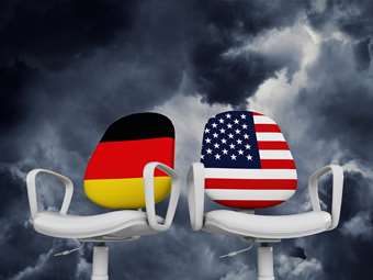 Τηλεφωνική επικοινωνία Σολτς - Τραμπ για πολιτική ασφάλειας στην Ευρώπη και Ουκρανία