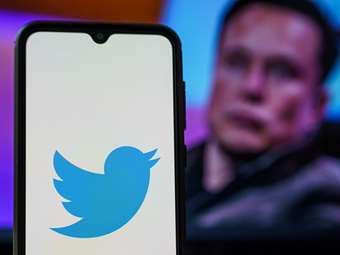 To Twitter μπλόκαρε δημοσιογράφους που παρακολουθούσαν τις κινήσεις του Μασκ