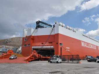 Στο Λιμάνι του Πειραιά το νεότευκτο M/V "Theben"