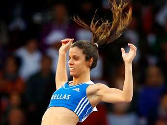 Stefanidi and Adamopoulou qualify for final in Olympic pole vault event