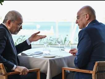 Συνάντηση Ν. Δένδια με τον αναπληρωτή πρωθυπουργό και ΥΠΕΞ της Ιορδανίας