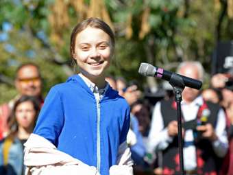 Η ακτιβίστρια για το κλίμα Γκρέτα Τούνμπεργκ τέθηκε υπό κράτηση δύο φορές σε διαδήλωση στη Χάγη