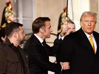 Η Ρωσία απειλεί, οι ΗΠΑ αποχωρούν, η Ευρώπη κινείται - Στις 5 μ.μ. η κρίσιμη Σύνοδος στο Παρίσι