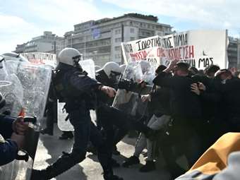 Μικρής έκτασης επεισόδια στο συλλαλητήριο κατά του σ/ν για τα ιδιωτικά πανεπιστήμια