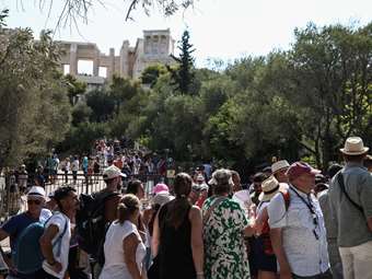 Προς νέο ρεκόρ τα τουριστικά έσοδα: Η "έκπληξη" του καλοκαιριού