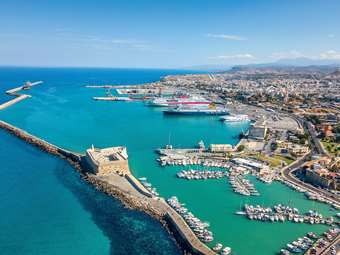 Βουλή: Κυρώθηκε η σύμβαση παραχώρησης για τη χρήση χώρων εντός του λιμένα Ηρακλείου