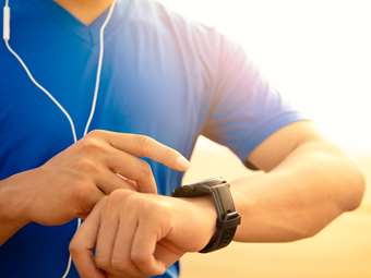 Ο συνδυασμός για να ζήσουμε περισσότερο: Μόλις πέντε επιπλέον λεπτά άσκησης και μείωση του χρόνου που καθόμαστε κατά 30 λεπτά