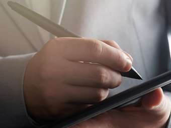 Μνημόνιο Συνεργασίας υπέγραψαν ΕΑΤ και ΟΒΙ, με επίκεντρο την καινοτομία και την επιχειρηματικότητα