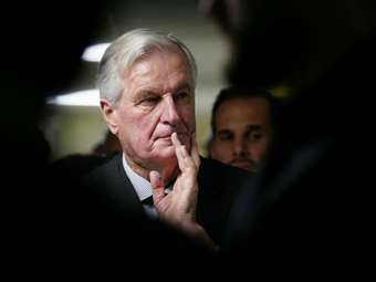 Ο Μπαρνιέ καταγγέλλει "αυταρχική στροφή" στις Βρυξέλλες υπό τη Φον ντερ Λάιεν