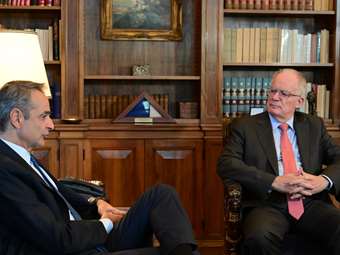 Κ. Μητσοτάκης σε Κ. Τασούλα: Μειώνουμε φόρους, αυξάνουμε μισθούς - Στήριξη στην κοινωνία από το αναπτυξιακό πλεόνασμα