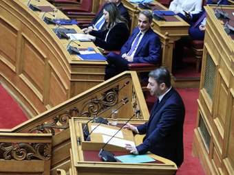 Γαλάζιο... πρεσάρισμα σε ΠΑΣΟΚ και Ν. Ανδρουλάκη