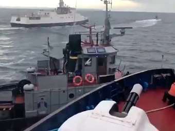 Ρωσία: Η πετρελαιοκηλίδα από τη βύθιση των δυο τάνκερ καλύπτει σχεδόν 50 χλμ ακτογραμμής