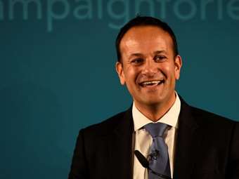 Παραιτήθηκε αιφνιδιαστικά ο πρωθυπουργός της Ιρλανδίας Λίο Βαράντκαρ