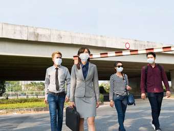 Ινδία: Η ατμοσφαιρική ρύπανση στο Νέο Δελχί έφτασε σε επίπεδο πάνω από 60 φορές υψηλότερο από το ανώτατο όριο που έχει θέσει ο ΠΟΥ