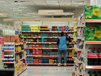 Νέα άνοδος του πληθωρισμού στο 2,7% τον Ιανουάριο - Ασφάλιστρα υγείας, στέγαση και ένδυση στο επίκεντρο των ανατιμήσεων