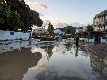 Severe weather "Bora" to persist in Greece through early Tuesday