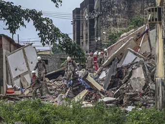 Λίβανος: Στους 15 αυξήθηκαν οι νεκροί από κατάρρευση κτιρίων στην Τρίπολη