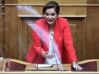 Η Ντ. Μπακογιάννη για την τροπολογία για μετανάστες και την τεκνοθεσία από ομόφυλα ζευγάρια