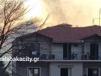 Πυρκαγιά σε ξενοδοχείο στην Καλαμπάκα - Νεκρός ο ιδιοκτήτης, που πήδηξε από μπαλκόνι, 10 τραυματίες (φωτό, βίντεο)