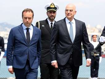 Η επίσκεψη του υπ. Ενόπλων Δυνάμεων της Γαλλίας στα Ναυπηγεία Σαλαμίνας