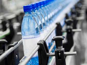Εμφιαλωμένο νερό: Οι εταιρείες που κυριαρχούν και οι ανακατατάξεις στην αγορά