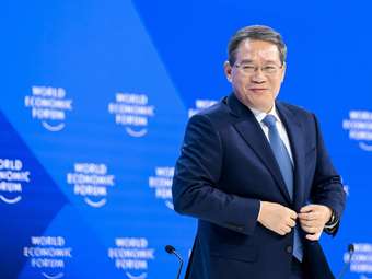 Κατά 5,2% αναπτύχθηκε η οικονομία της Κίνας το 2023, εκτίμησε ο πρωθυπουργός Λι από το Νταβός