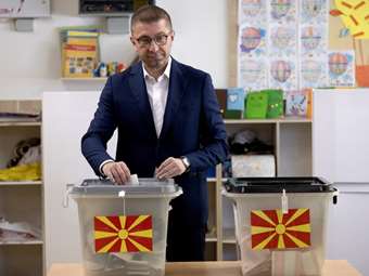 Βόρεια Μακεδονία: Νίκη για το VMRO-DPMNE του Μίτσκοσκι και στον β' γύρο των δημοτικών εκλογών