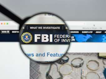 Αλλαγή στρατηγικής στο FBI: Επικέντρωση στη μετανάστευση και περιορισμός των ερευνών για εγκλήματα λευκού κολλάρου