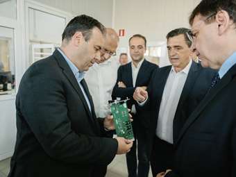 Επίσκεψη της ηγεσίας του Υπουργείου Ψηφιακής Διακυβέρνησης στην Prisma Electronics στην Αλεξανδρούπολη