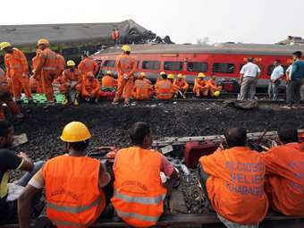 Ινδία: 11 άνθρωποι που πήδηξαν από τρένο όταν σήμανε συναγερμός για πυρκαγιά σκοτώθηκαν από διερχόμενη αμαξοστοιχία