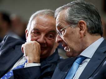 Ανοιχτή αμφισβήτηση Μητσοτάκη από Α. Σαμαρά και Κ. Καραμανλή