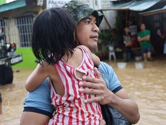 Ο τυφώνας Μάτμο σάρωσε τις Φιλιππίνες και απειλεί τη νότια Κίνα