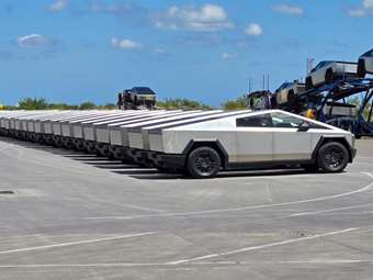 Τελικά ο καλύτερος πελάτης του Tesla Cybertruck είναι ο Elon Musk
