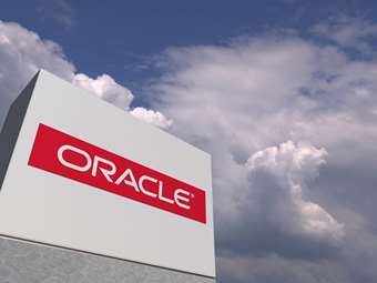 Oracle: Έχασε τις εκτιμήσεις στα έσοδα το β' τρίμηνο