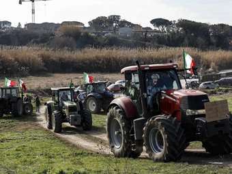 Ιταλία: Οι αγρότες απειλούν με κλιμάκωση