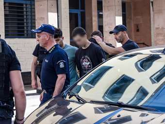 Φωτιά στην Πάτρα: Προθεσμία για να απολογηθούν πήραν οι τρεις συλληφθέντες που κατηγορούνται για εμπρησμό