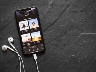 Spotify: Ξεπέρασε τις προσδοκίες για χρήστες και συνδρομητές στο δ' τρίμηνο - Περιόρισε τις ζημιές