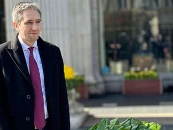 Ο Σάιμον Χάρις πρόκειται να γίνει ο νεότερος πρωθυπουργός της Ιρλανδίας. Ποιος είναι;