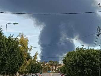 Πυρκαγιά σε χαμηλή βλάστηση στον Ασπρόπυργο - Υπό έλεγχο η φωτιά στα Σπάτα