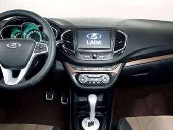 Τρομακτικό πρόβλημα στα Lada: Κλειδώνει το τιμόνι εν κινήσει (video)