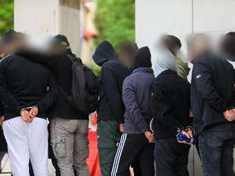 Για πέντε κακουργήματα θα κατηγορηθούν οι συλληφθέντες των επεισοδίων έξω από το γήπεδο του Παναθηναϊκού