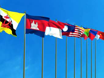 Η ASEAN φοβάται το δολάριο